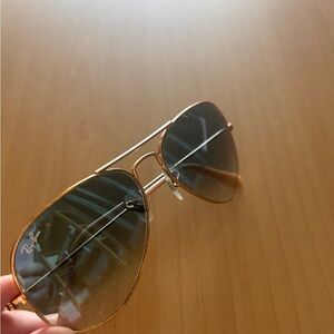 Women’s Ray ban aviators